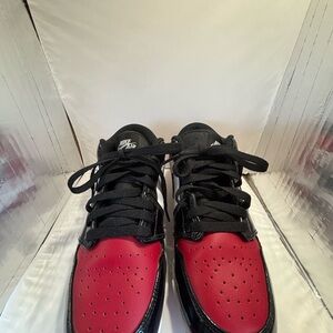 Size 5Y Air Jordan 1 low cleat